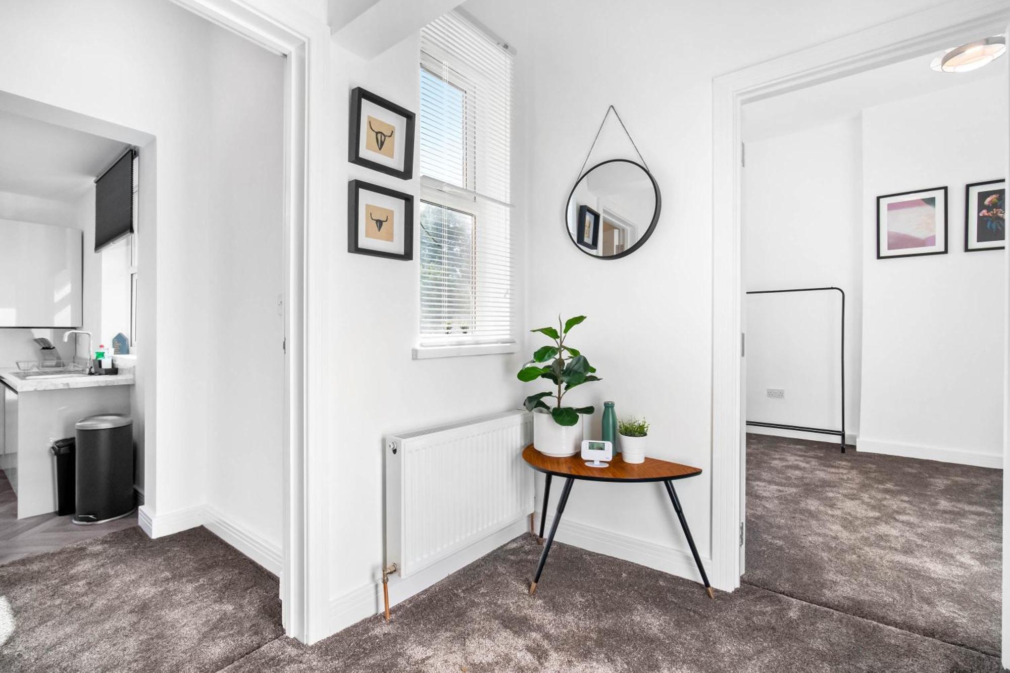 Apartment Luxury - Fast Wifi - Netflix - On Street Parking 1br *