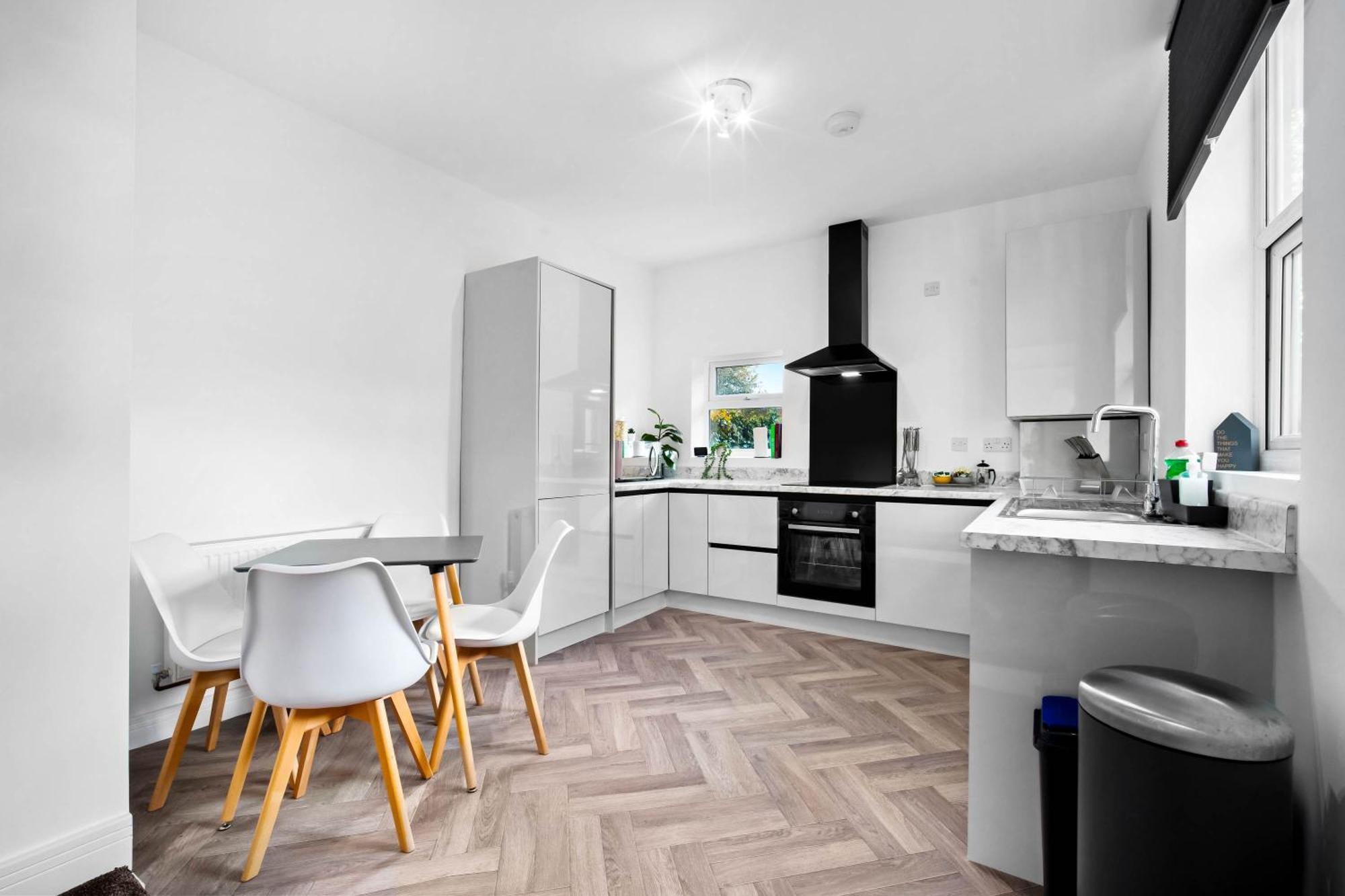 Apartment Luxury - Fast Wifi - Netflix - On Street Parking 1br Birmingham
