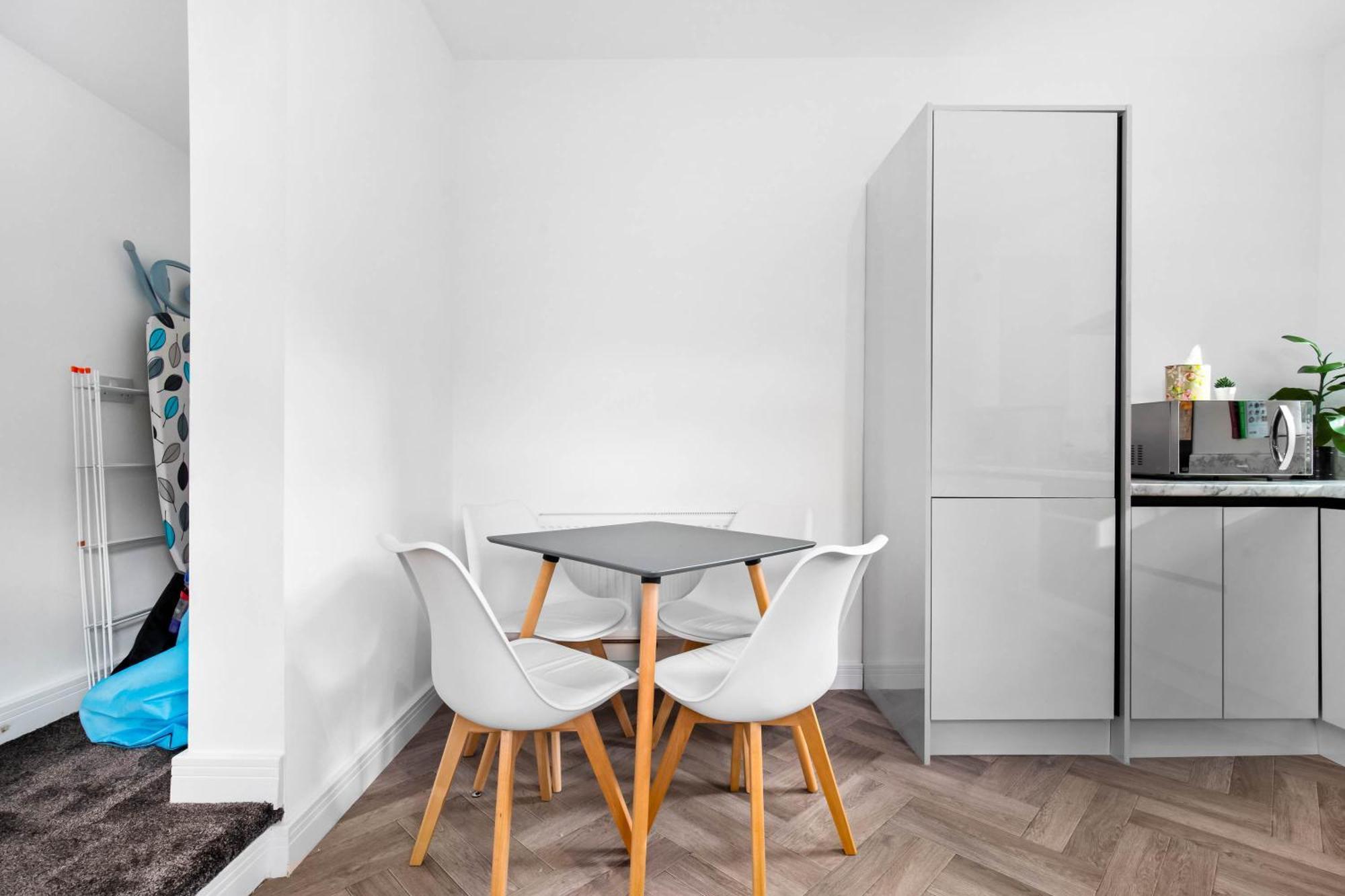 Apartment Luxury - Fast Wifi - Netflix - On Street Parking 1br