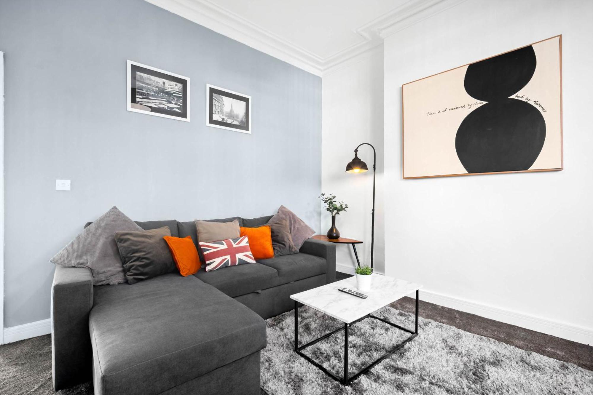 Apartment Luxury - Fast Wifi - Netflix - On Street Parking 1br *