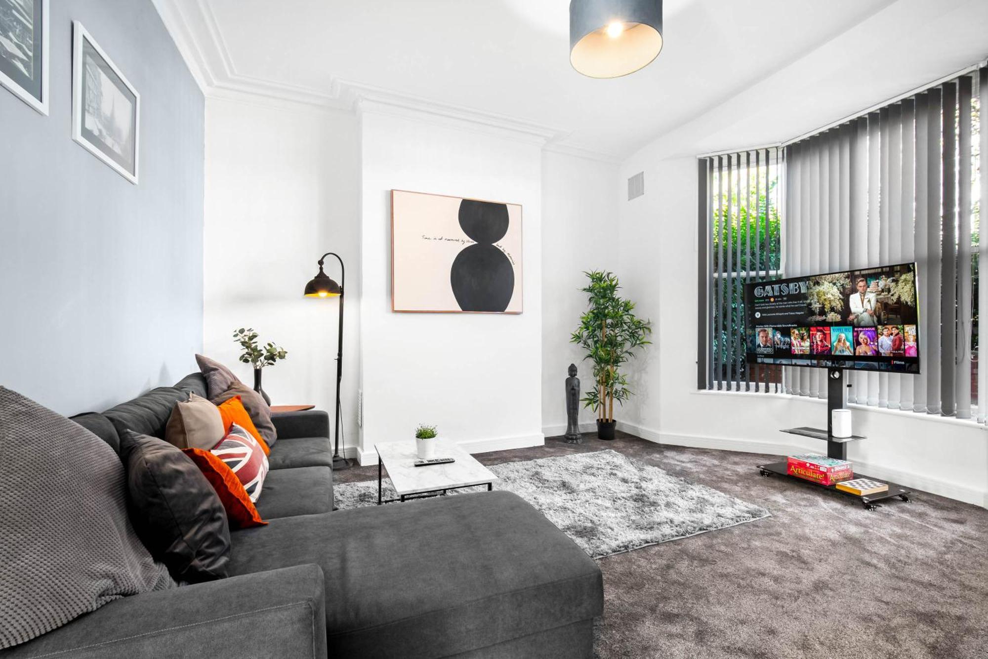 Luxury - Fast Wifi - Netflix - On Street Parking 1br
